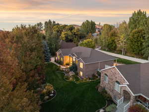 Aerial view at dusk of view of wooded area