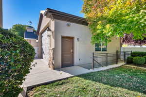 Detached 2-car garage with suspended floor. Entrance to excercise/dance/bonus room