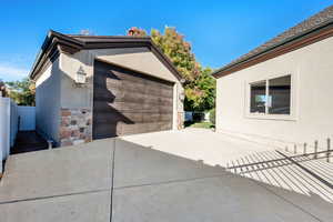 Detached 2 car garage