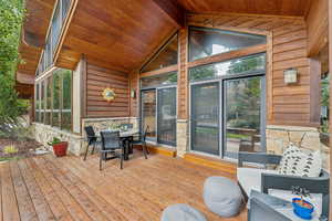 Deck with outdoor dining space