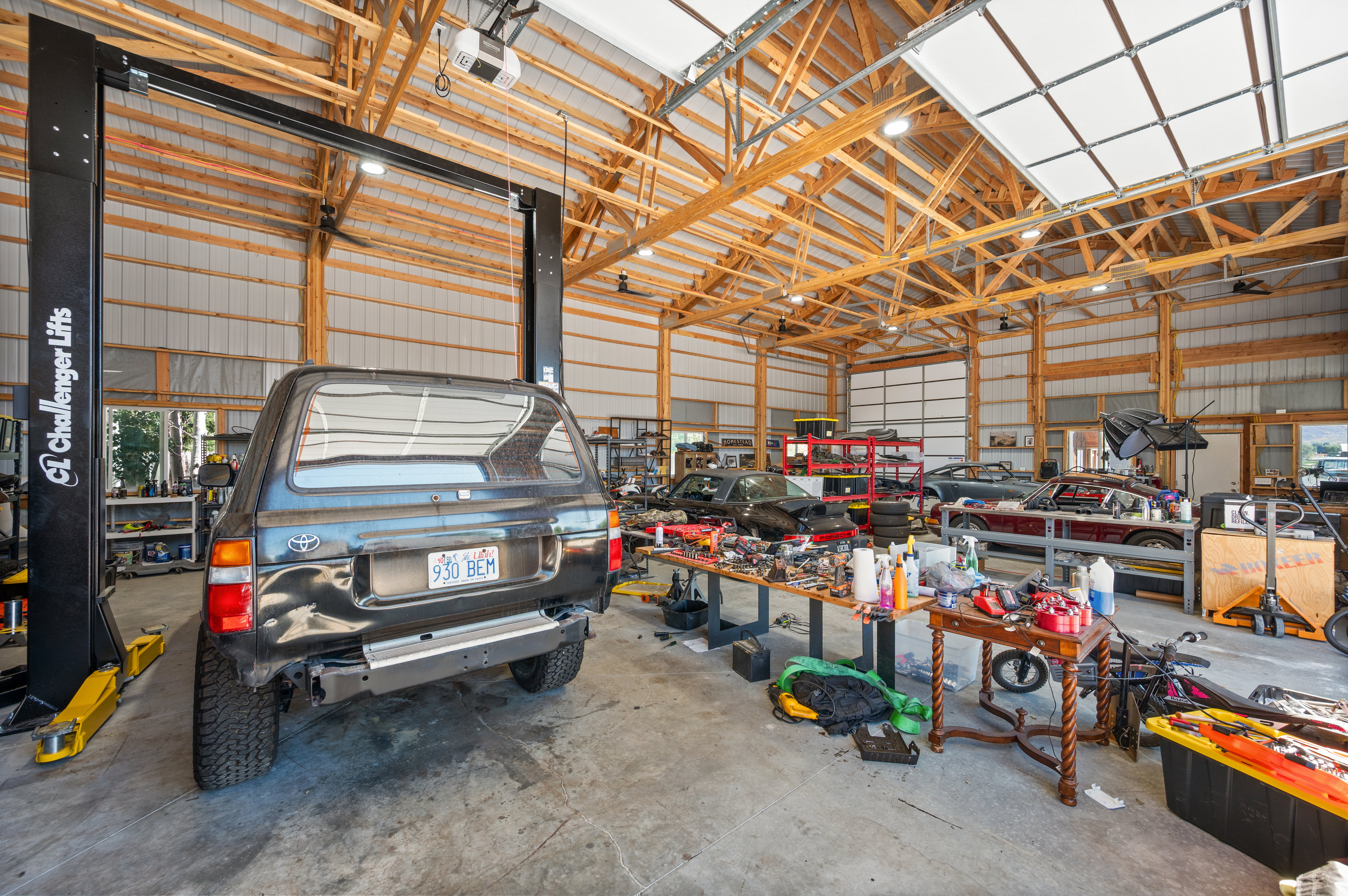 Interior shot of the 2400 SqFt Shot with a Car Lift