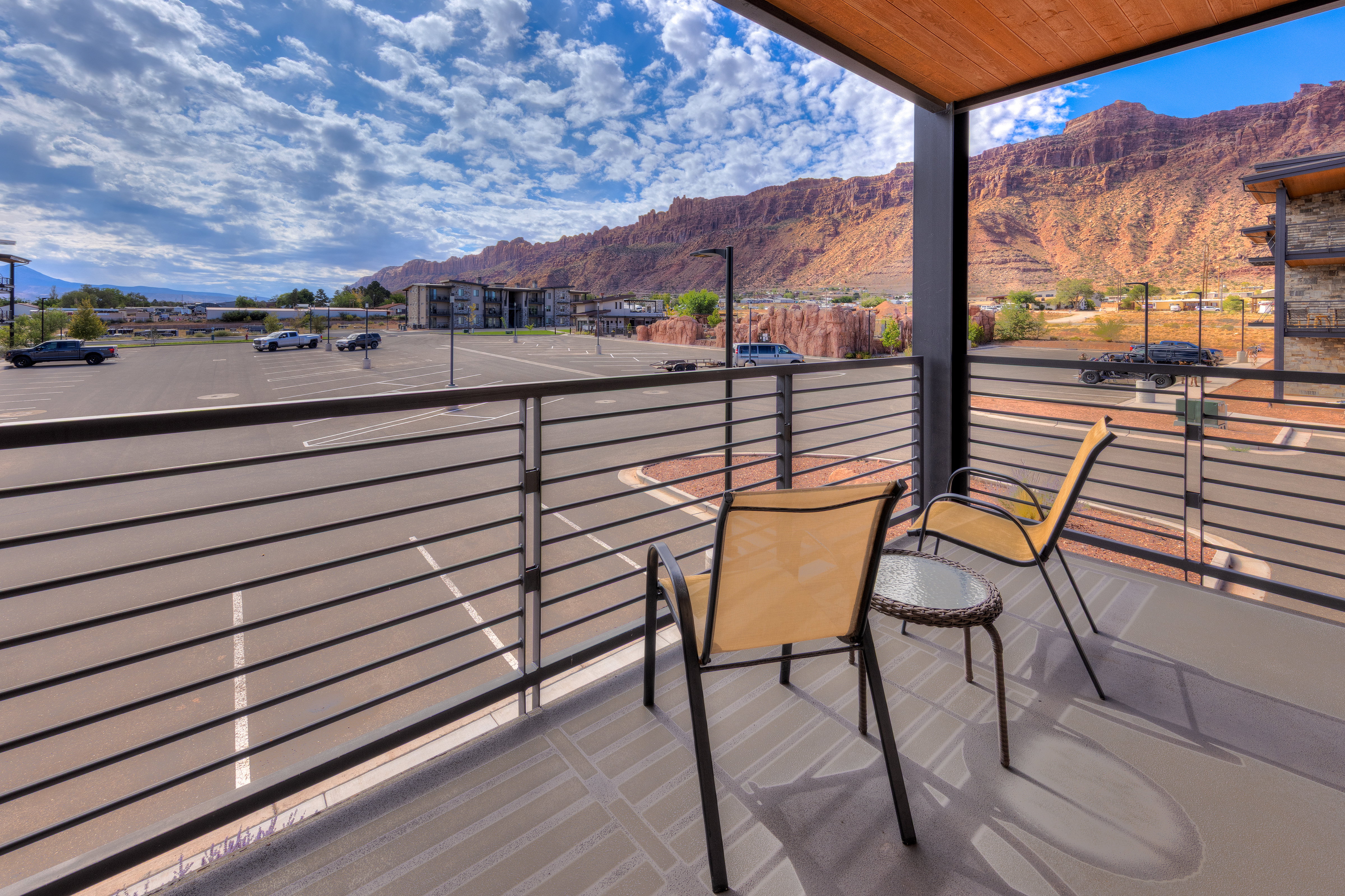 Balcony featuring a mountain view