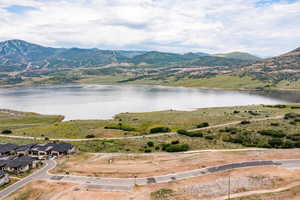 Bird's eye view of a water and mountain view