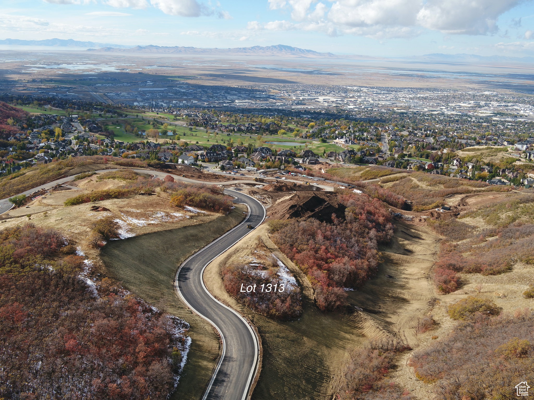View of property location featuring a mountain backdrop