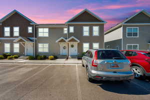 Beautiful, private Row End Unit! Move in ready!