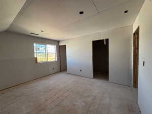 Large Suite bedroom upstairs (1 of 4)