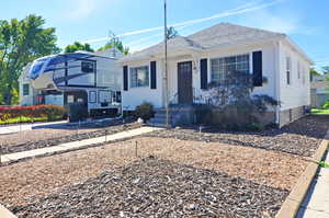 Bungalow with a shingled roof