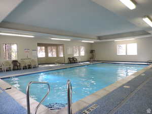 Indoor community pool, Hot Tub, Sauna