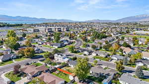 Walking distance to parks, Provo HS, Lakeview Elementary School