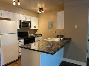 UPDATED KITCHEN WITH QUARTZ!