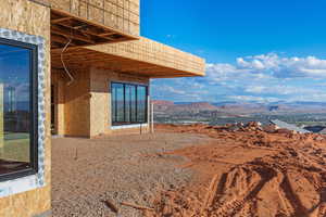 View of yard featuring a mountain view