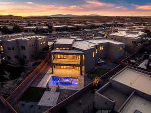 Bird's eye view of a pool and a mountain backdrop