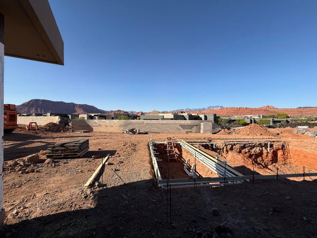 View of yard with a mountain view