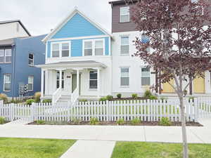 View of front facade with a porch