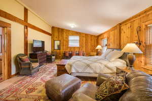 Main level two bedroom suite - bedroom 2