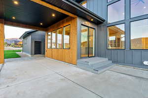 View of patio / terrace featuring a mountain view