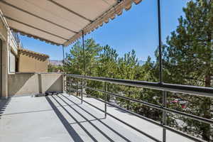Balcony featuring a mountain view