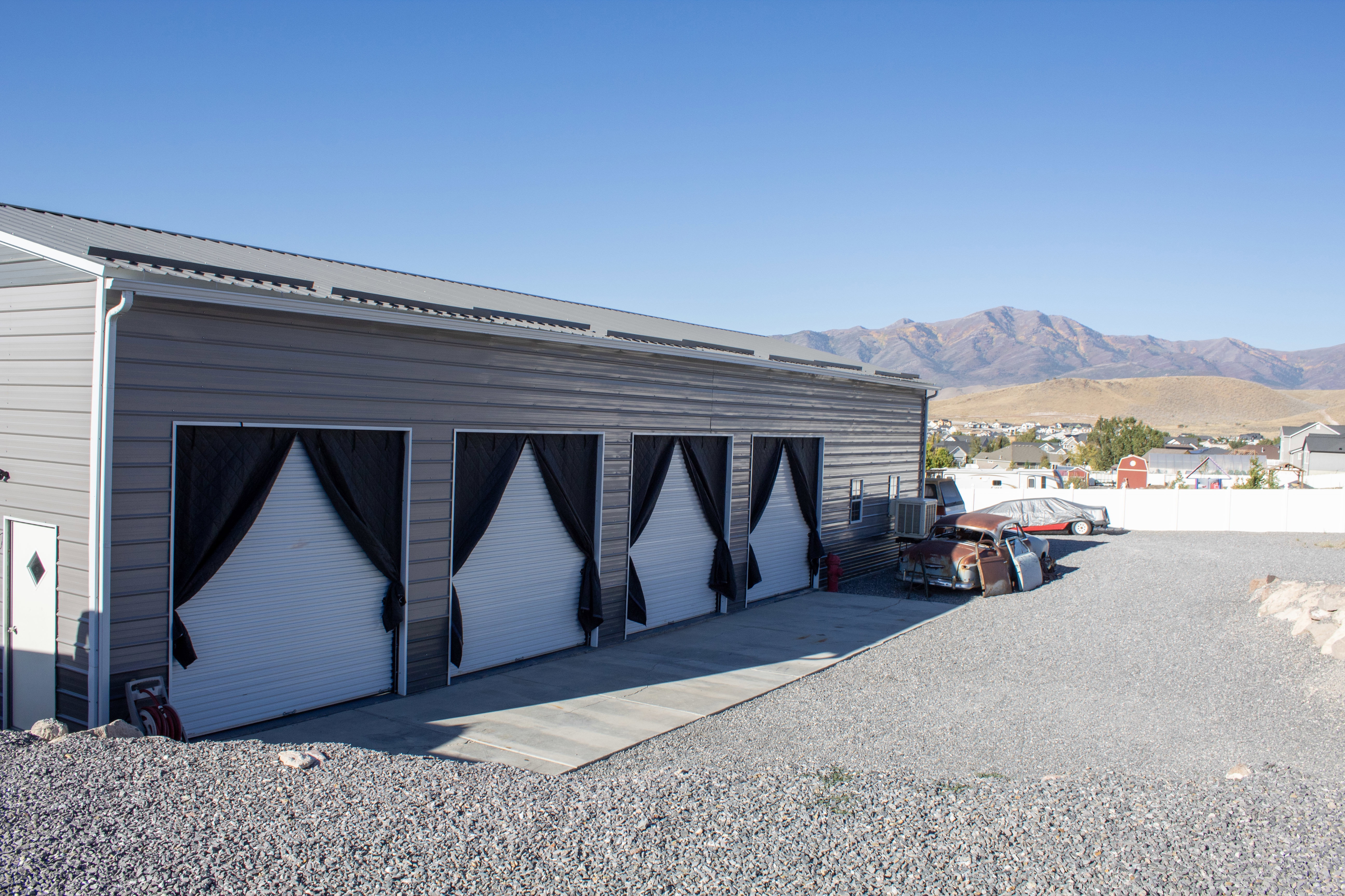 Garage with a mountain view