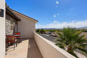 Balcony featuring a mountain view