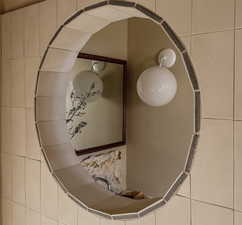 Detailed view of tile walls