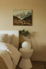 Detailed view of baseboards