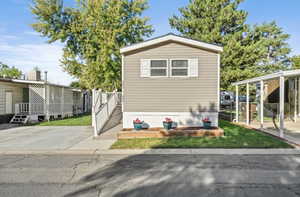 View of manufactured / mobile home