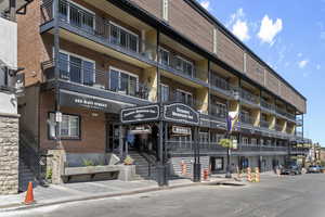 View of apartment building / complex