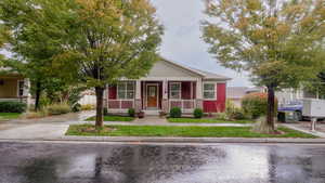 View of front facade with a porch