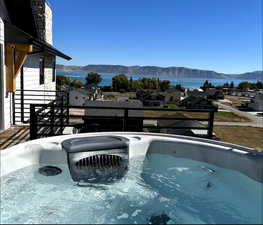 View the hot tub, Bear Lake and mountain views