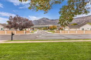 View of yard with a mountain view and a residential view