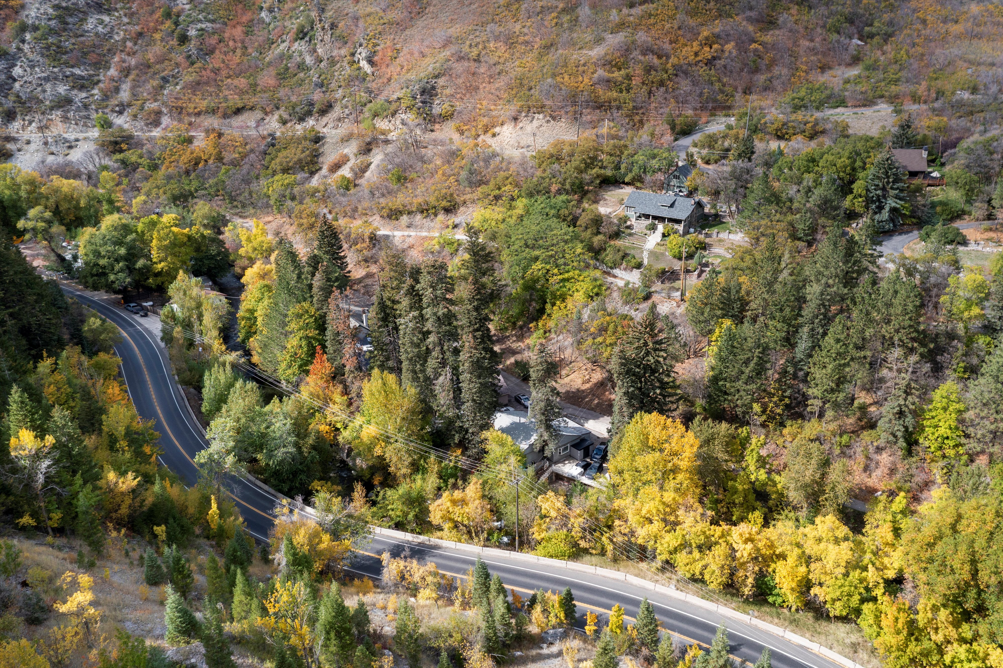 Aerial view of property and surrounding area