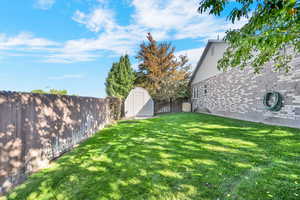 Backyard neighbor is a church - very quiet!