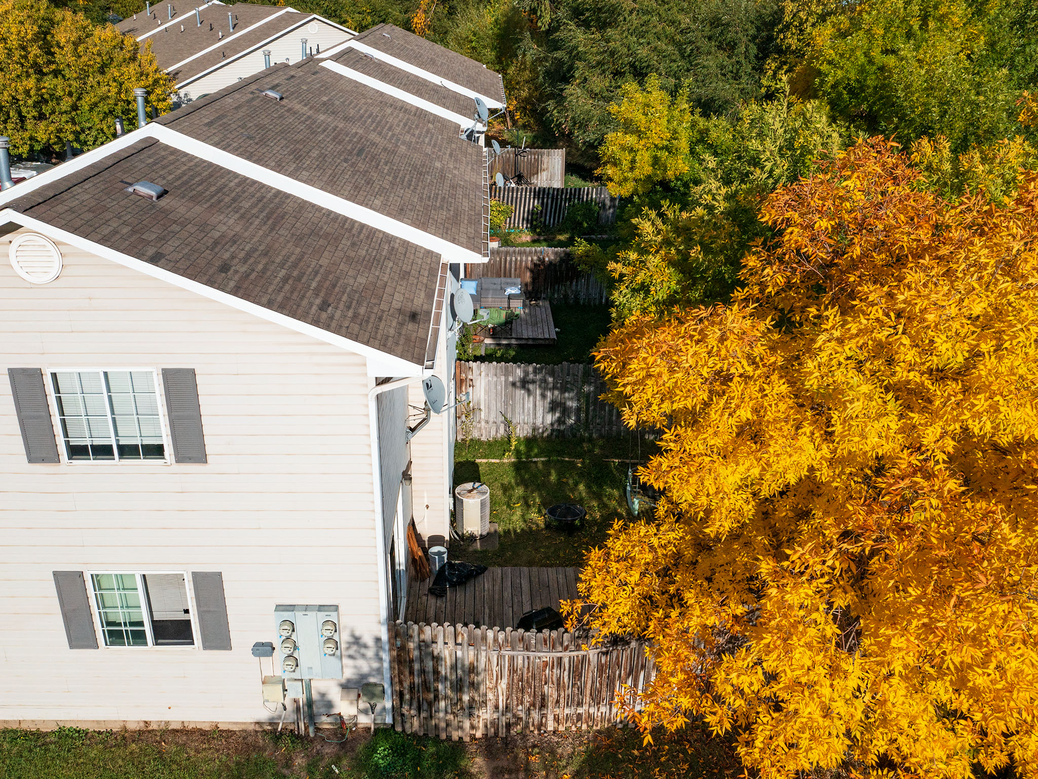 Aerial view of property and surrounding area