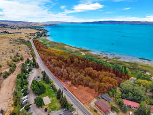 2,138' of Bear Lake shoreline