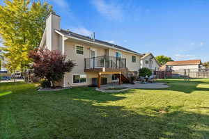 Well maintained fenced yard.