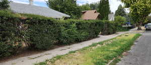 View of home's community