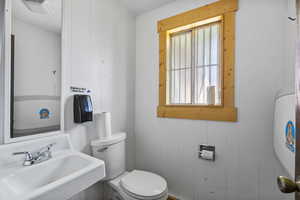 Bathroom with a sink