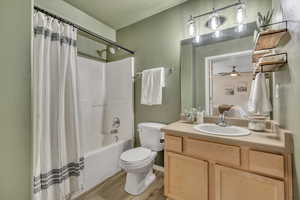 Full en-suite master bathroom