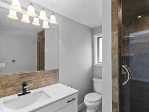 Primary en suite bathroom