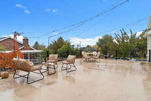 View of patio / terrace with outdoor dining space