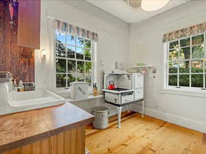 Barn / mother in-law kitchen