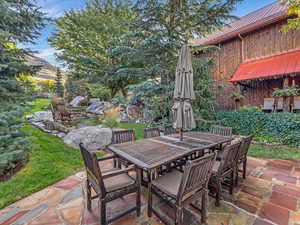 View of patio / terrace with outdoor dining space