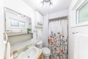 Ensuite bathroom to primary bedroom