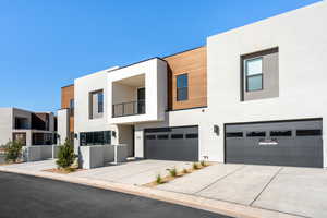 *Photo of a similar unit