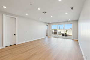 *Photo of a similar unit