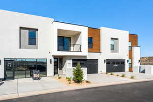 *Photo of a similar unit