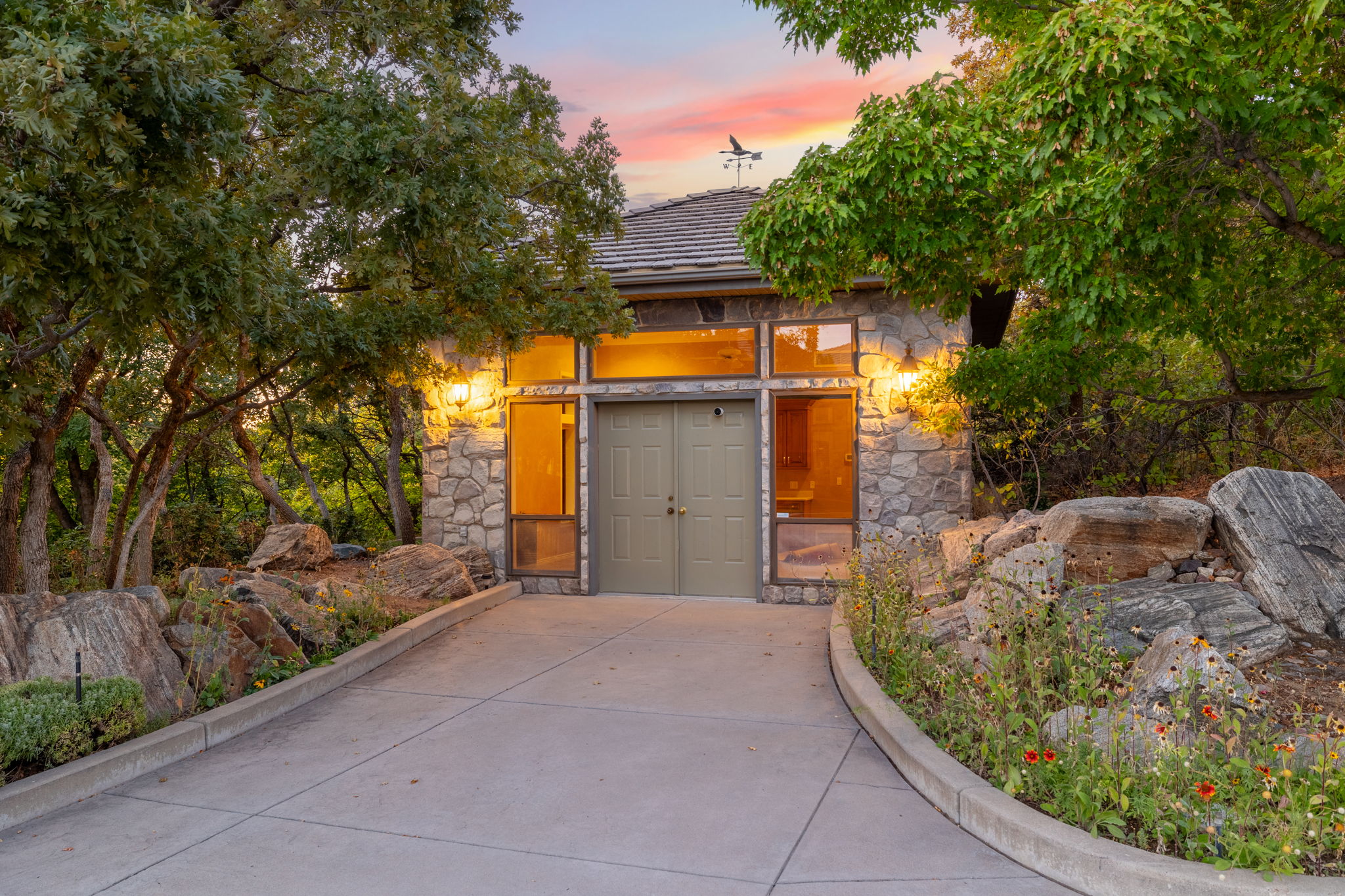Entrance to casita - the perfect private getaway or ideal for guests.