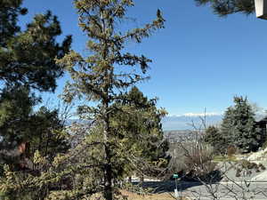 Beautiful seasonal views West across the valley.