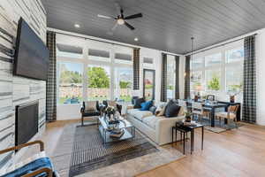 Photo of another home of the same floor plan. Colors and options may vary.