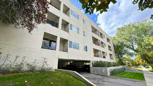 View of apartment building / complex